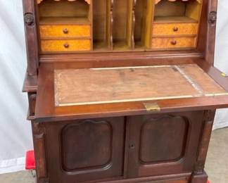 INSIDE VIEW W/PIGEONS & DRAWERS 