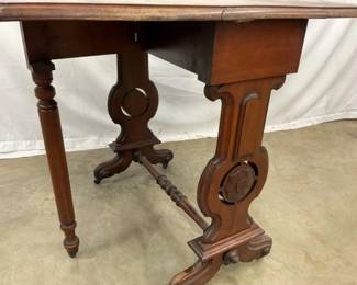 DROP LEAF W/GATE LEG OPEN 