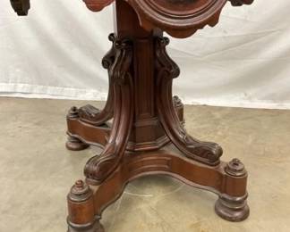 CLOSE UP ROSEWOOD TABLE W/MEDALLION 