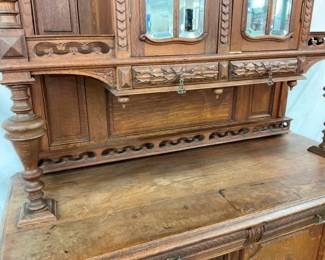 CLOSE UP W/ORNATE CARVINGS  