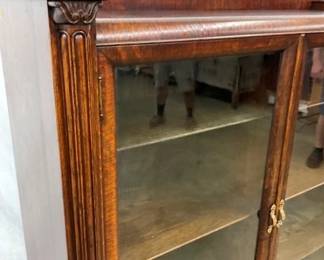 CLOSE UP DOOR W/CARVING