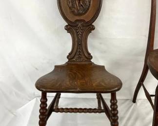 CLOSEUP VINTAGE CHAIR