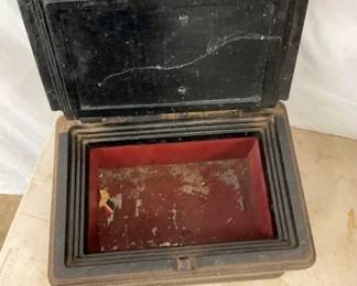 CLOSE UP VIEW 14X10 HORSE SAFE BOX