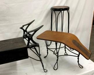 CLOSE VIEW SHOE SHINE ITEMS