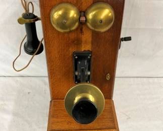 CLOSE UP VIEW OAK WALL PHONE