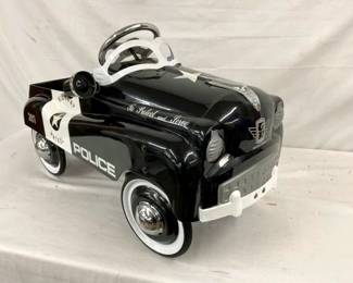 CLOSEUP POLICE PEDAL CAR