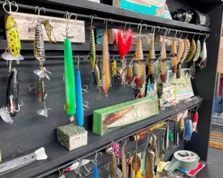 COLLECTION FISHING ITEMS