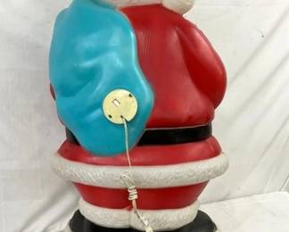 BACK VIEW LIGHT UP YARD SANTA