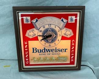 LIGHTED BUDWEISER CLOCK