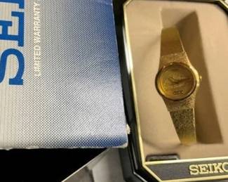 SEIKO LADIES CSX WATCH