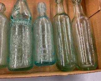 COLLECTION EARLY BOTTLES