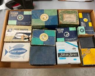 COLLECTION VARIOUS FISHING ITEMS