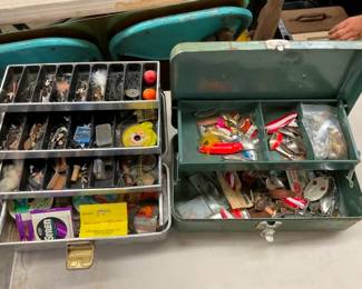 COLLECTION VARIOUS FISHING ITEMS