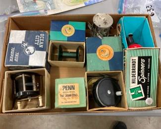 COLLECTION VARIOUS FISHING ITEMS