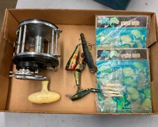 COLLECTION VARIOUS FISHING ITEMS