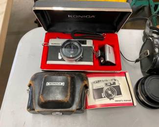 EARLY KONICA CAMERA W/ CASE