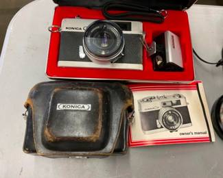 CLOSEUP VIEW EARLY CAMERA