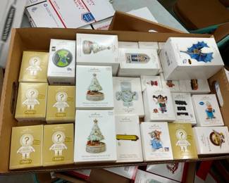 LARGE COLLECTION HALLMARK ORNAMENTS