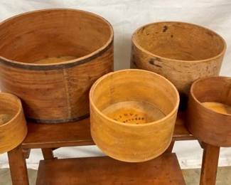 NICE SET WOODEN MEASURES