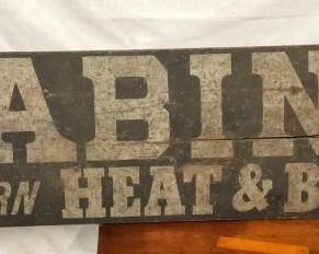 WOODEN CABINS HEAT & BATH SIGN