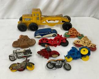VARIOUS EARLY RUBBER/PLASTIC TOYS