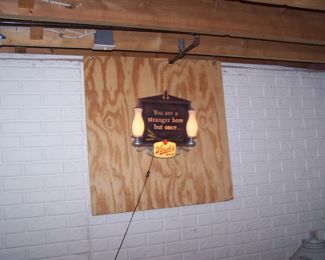 LIGHTED STROH'S SIGN