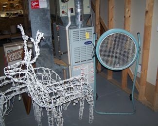 STANDING FAN & LIGHTED REINDEER