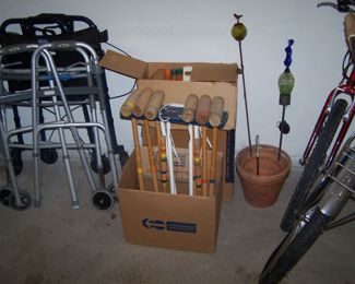 CROQUET SETS & WALKERS
