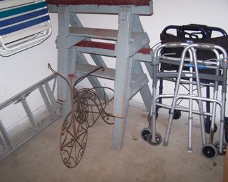 WALKERS & SAW HORSES