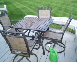 PATIO SET