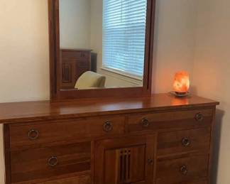 High Quality Dovetail Dresser & Mirror,  Bent Wood