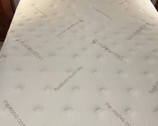 Luxury Queen Saatva Firm Mattress