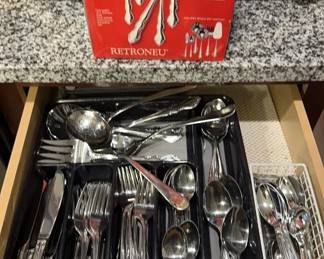 Retroneu Service for 12 Flatware