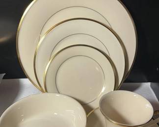 Lenox China Set Eternal Setting for 12