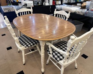 Dining table & chairs