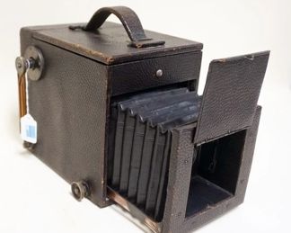 1036	HALL CAMERA CO. RELEX CO. 1910
