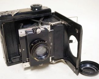 1049	IHAGEE FOLDING REFLEX CAMERA
