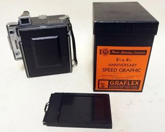 1051	GRAFLEX ANNIVERSARY MODEL CAMERA
