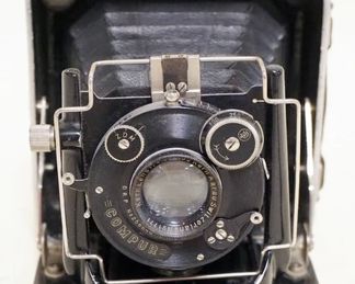 1063	KERN BIJOU FOLDING BED CAMERA CA 1920
