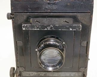 1069	GRAFLEX HONE PORTRAIT 5 X 7 CAMERA, CA 1910
