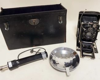 1076	ZEISS IKON IDEAL CAMERA, 9 X 12 FOLDING BED
