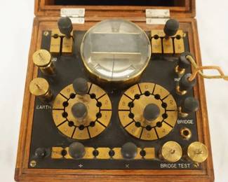 1195	ANTIQUE POTENTIOMETER BRIDGE BOX, APPROXIMATELY 8 IN X 8 IN X 6 IN
