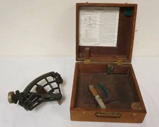1208	STADIMETER WWII VINTAGE IN FITTED WOOD BOX, SCHICK INC, APPROXIMATELY 12 IN X 12 IN X 6 IN
