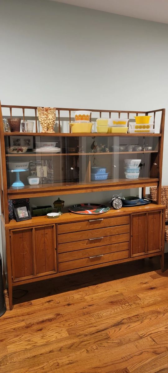 Lane Tuxedo Mid-century walnut Credenza and hutch - two separate pieces. Slight wear on drawer pulls and 1 chip about 1/2 inch on bottom right side.
66ʺW × 15ʺD x 70" H 
$2495