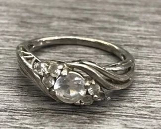 925 Sterling Silver Clear Stone Elegant Ring Size 6.5 2.49 grams $35 picture 1 of 2