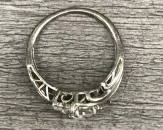 925 Sterling Silver Clear Stone Elegant Ring Size 6.5 2.49 grams $35 Picture 2 of 2 