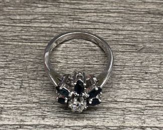 14 K White Gold Center Diamond Petals Blue Sapphire Floral Ring Size 6.5 4.74 Grams $400