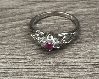 925 Sterling Silver Marked 3.5mm Pink Clear Stone Spinel Ring Size 9 2.6 Grams $40