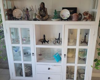 Very nice display cabinet, shelves, drawers and doors