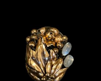 Vintage Hobe 1/20 14k-sterling pin with moon stone